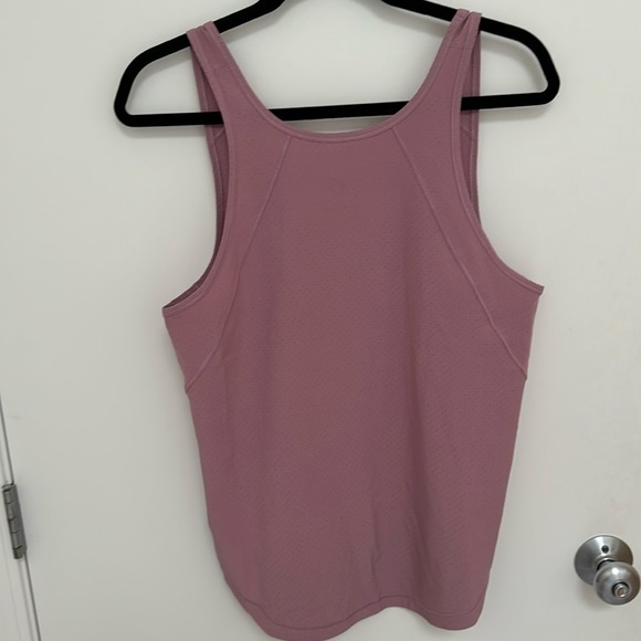 Lululemon athletic top - Picture 1 of 2